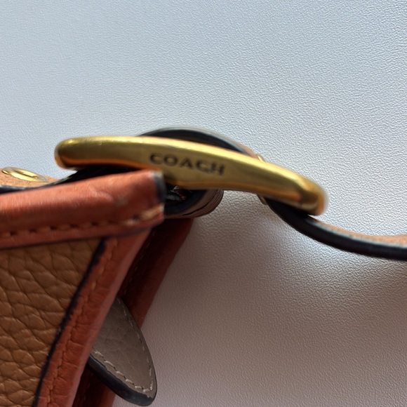 Coach Emery crossbody leather adjustable strap color “light saddle elm” - Picture 10 of 16